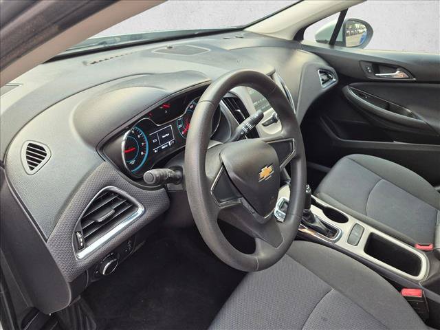 Used 2018 Chevrolet Cruze LS FWD image 14