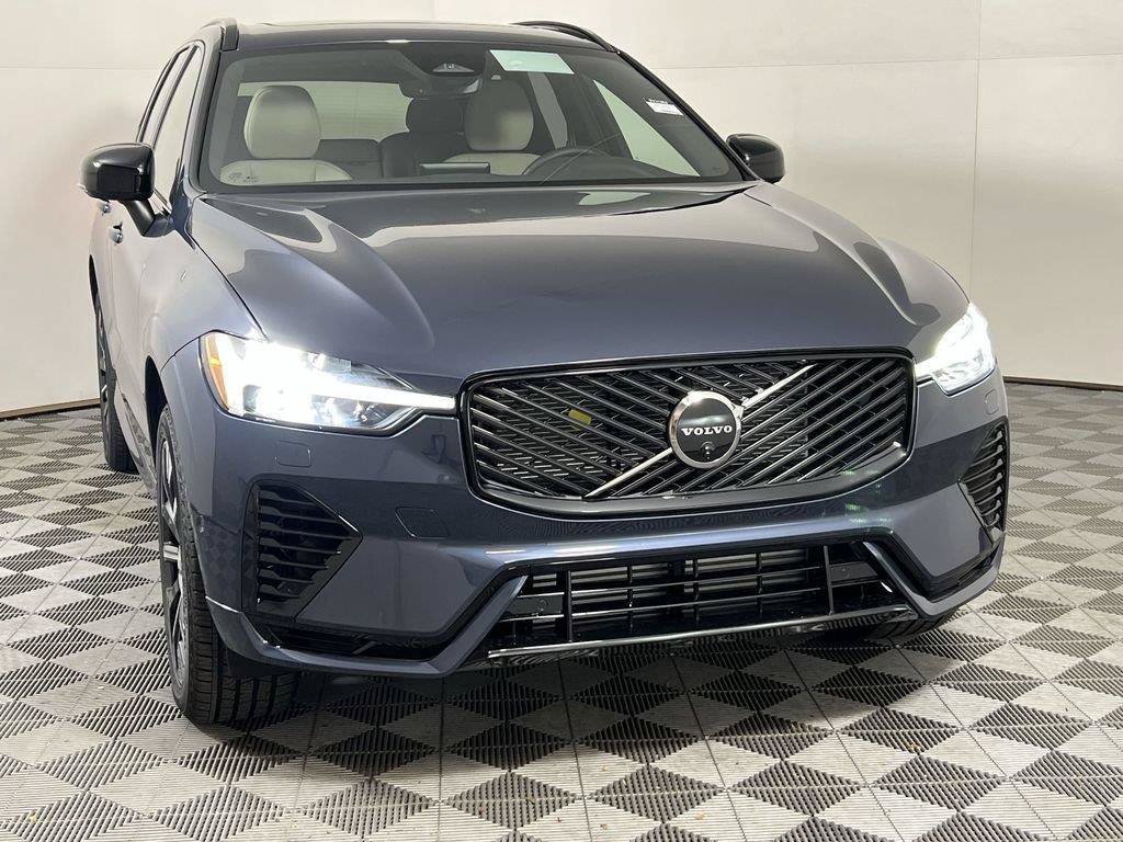 Certified 2026 Volvo XC60 T8 Plus w/ Protection Package Premier AWD/4WD image 3