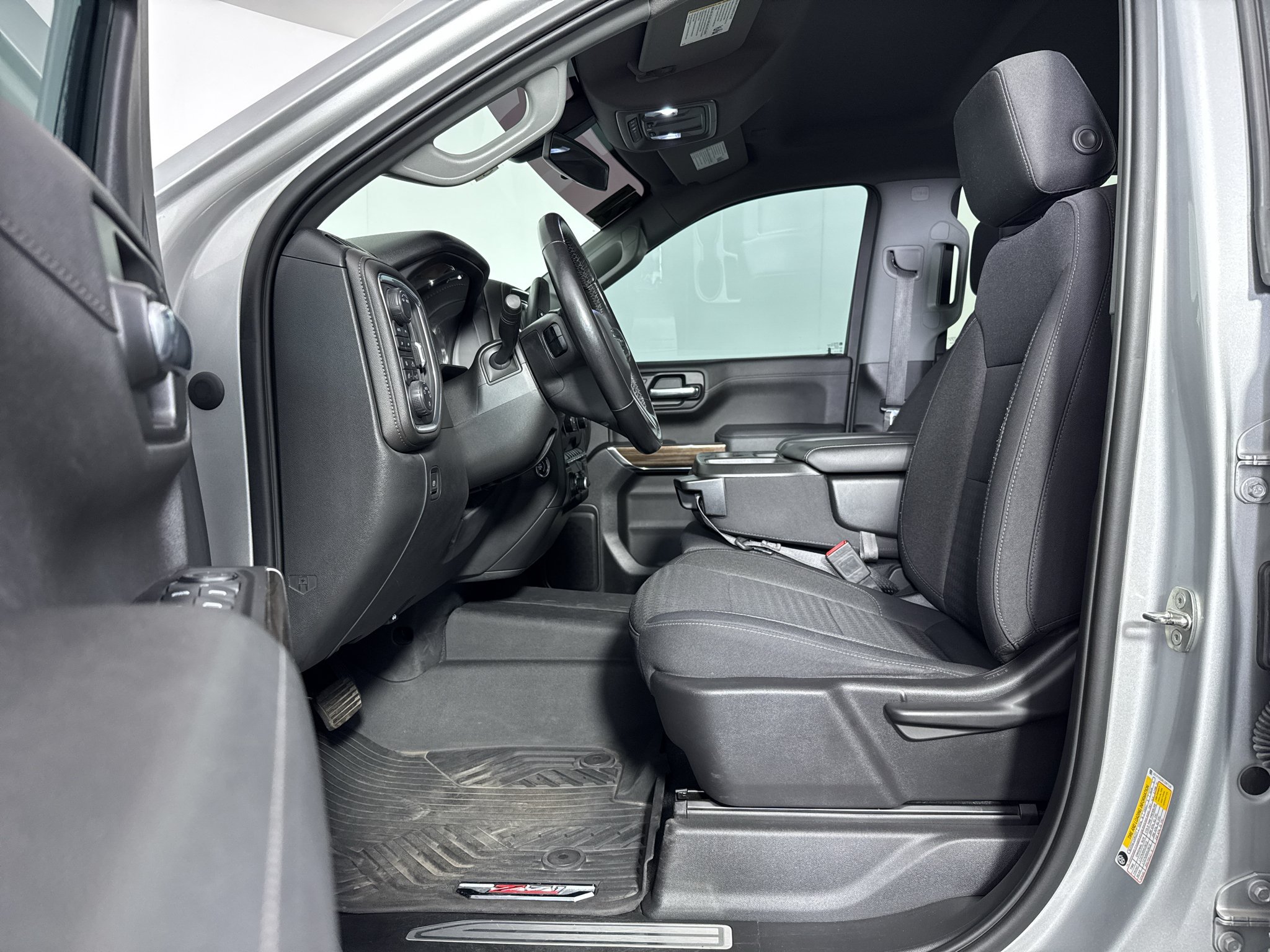 Used 2020 Chevrolet Silverado 1500 LT Trail Boss AWD/4WD image 4