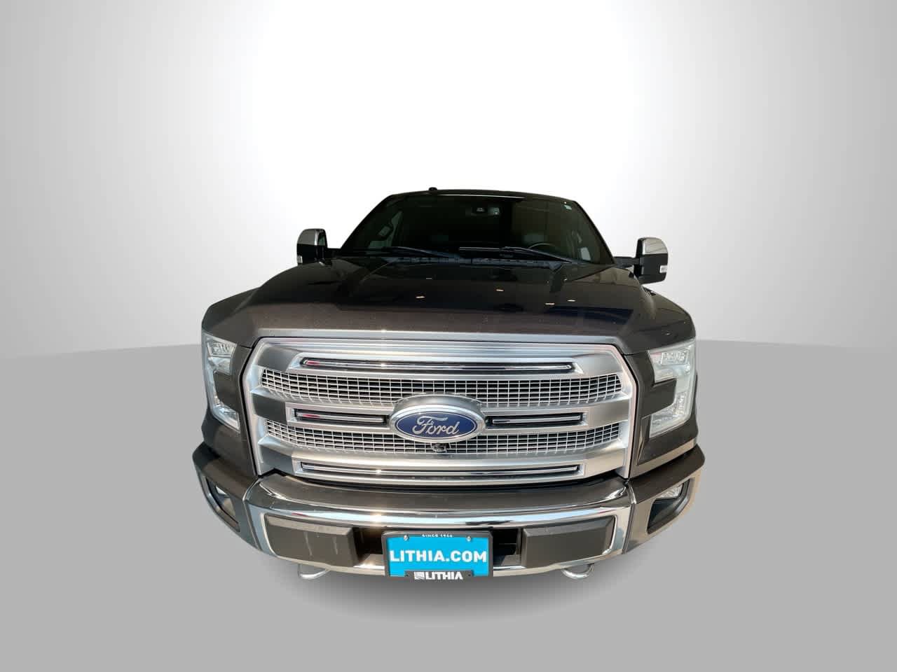 Used 2017 Ford F150 Platinum w/ Equipment Group 701A Luxury AWD/4WD image 3