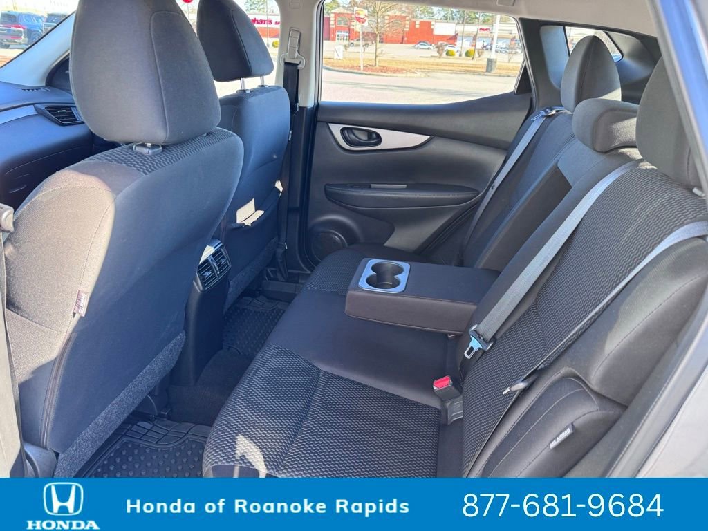 Used 2020 Nissan Rogue Sport S image 18