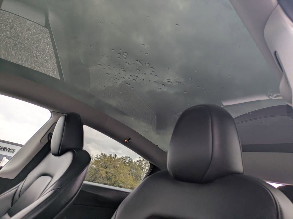 Used 2024 Tesla Model Y Performance image 23