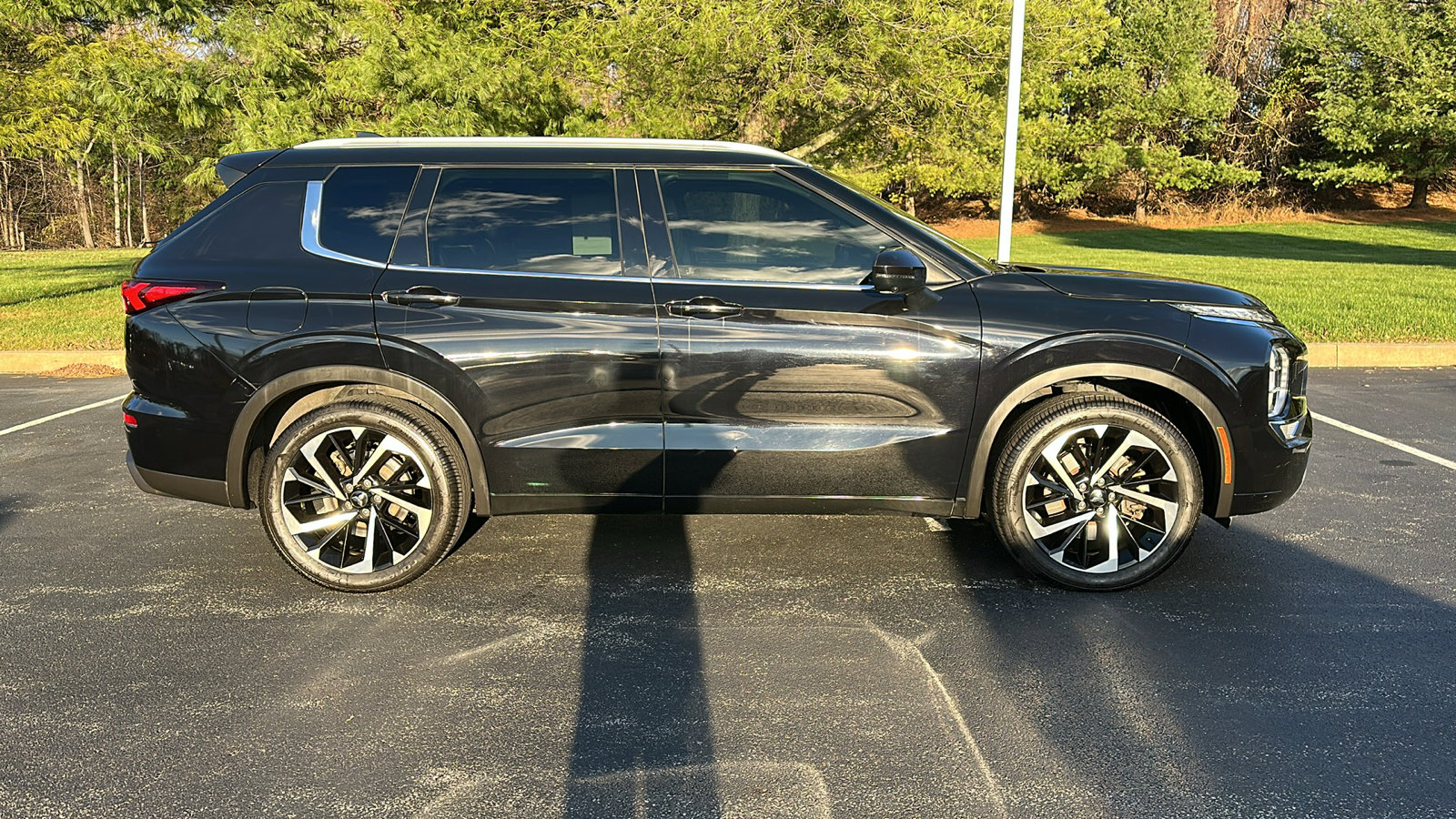 Used 2022 Mitsubishi Outlander SEL image 30