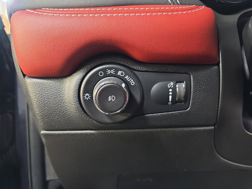 Used 2023 Dodge Durango SRT image 25