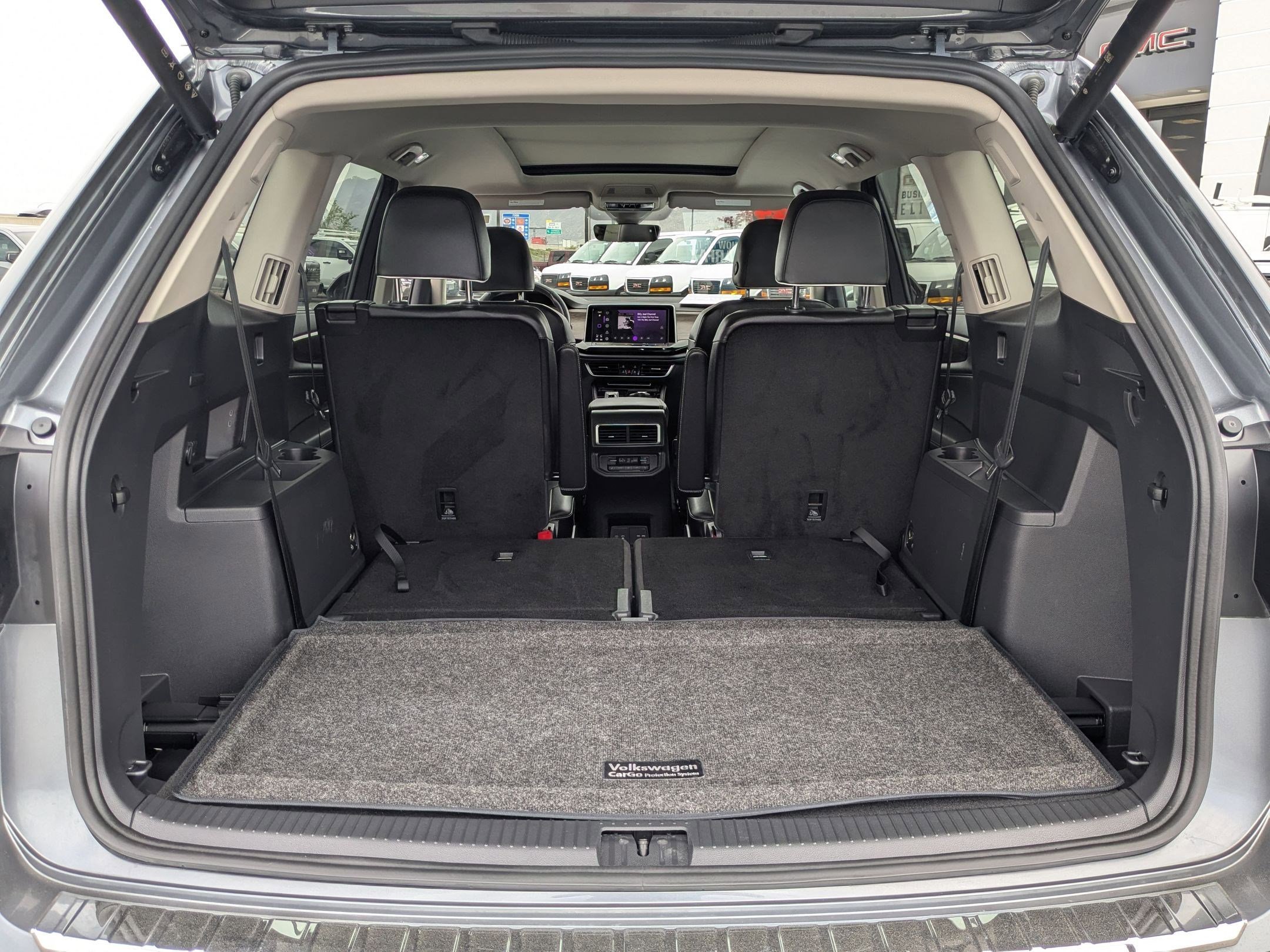 Used 2024 Volkswagen Atlas SEL Premium R-Line AWD/4WD image 34