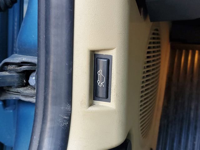 Used 2003 BMW Z4 2.5i image 15