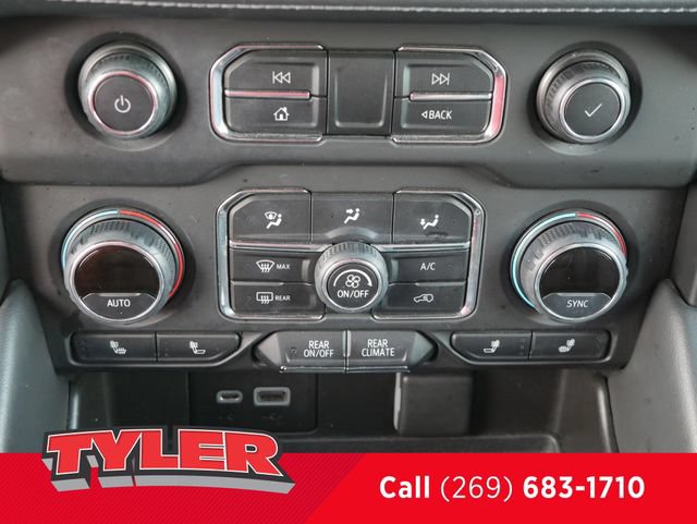 Used 2021 Chevrolet Suburban Z71 AWD/4WD image 35