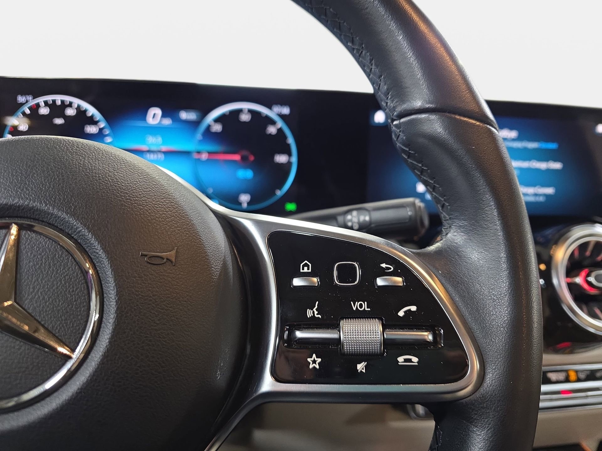 Certified 2023 Mercedes-Benz EQB 250+ image 18