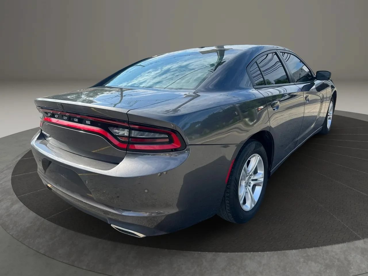Used 2022 Dodge Charger SXT RWD image 5