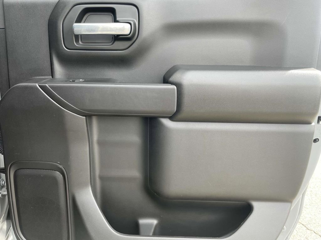 Used 2025 Chevrolet Silverado 1500 Custom image 18
