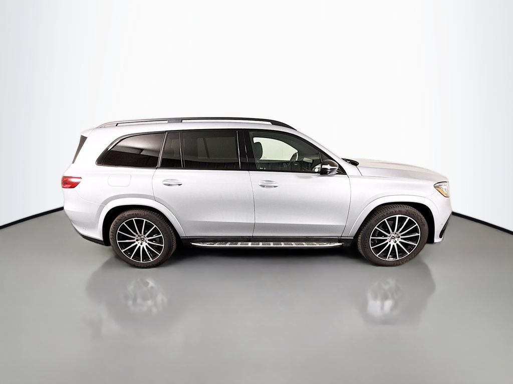 Used 2025 Mercedes-Benz GLS 580 4MATIC image 8
