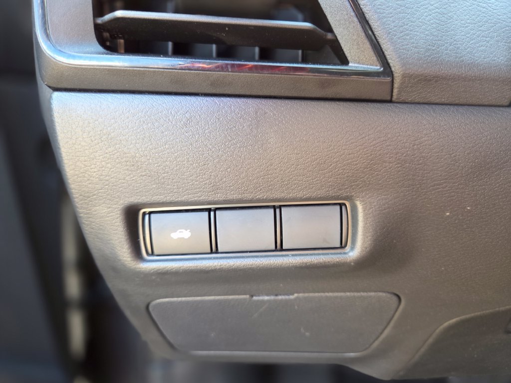 Used 2026 Nissan Sentra SR w/ Floor Mat Package FWD image 28