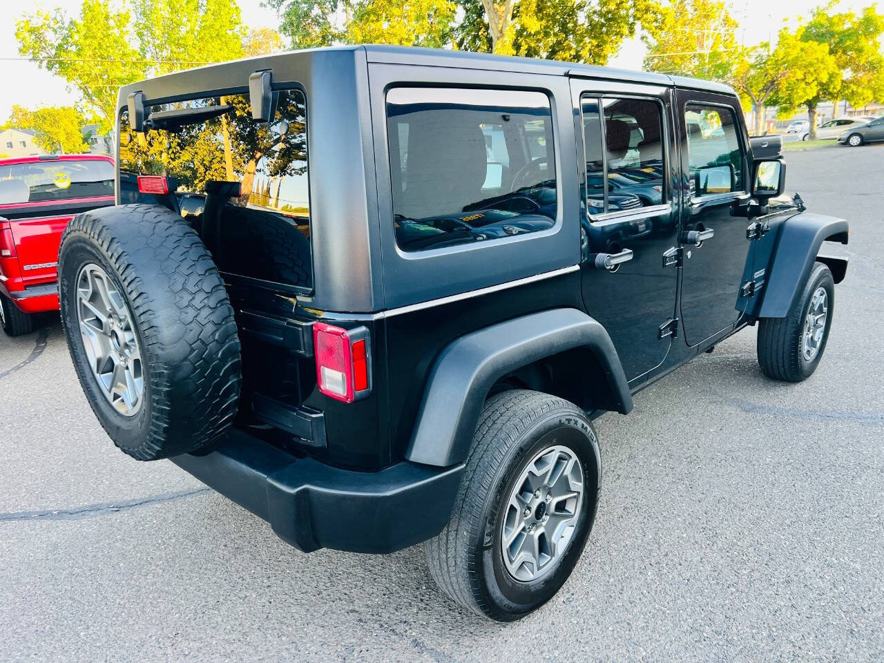 Used 2014 Jeep Wrangler Unlimited Sport w/ Quick Order Package 24S AWD/4WD image 3