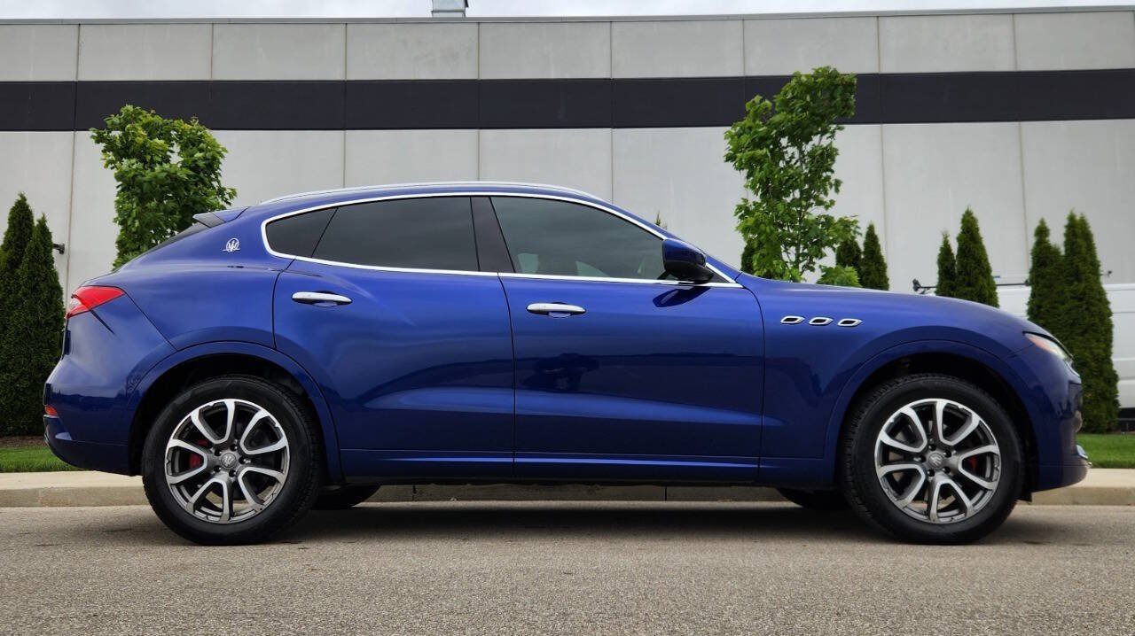 Used 2017 Maserati Levante w/ Luxury Package AWD/4WD image 5