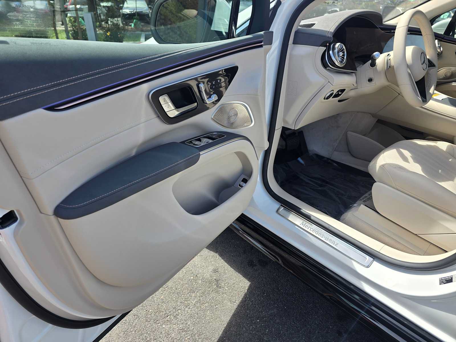 New 2026 Mercedes-Benz EQS 400 4MATIC SUV image 22