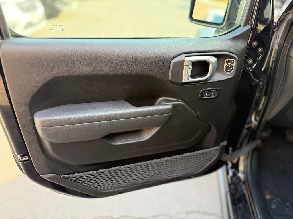 Used 2022 Jeep Wrangler Unlimited Rubicon w/ LED Lighting Group image 20