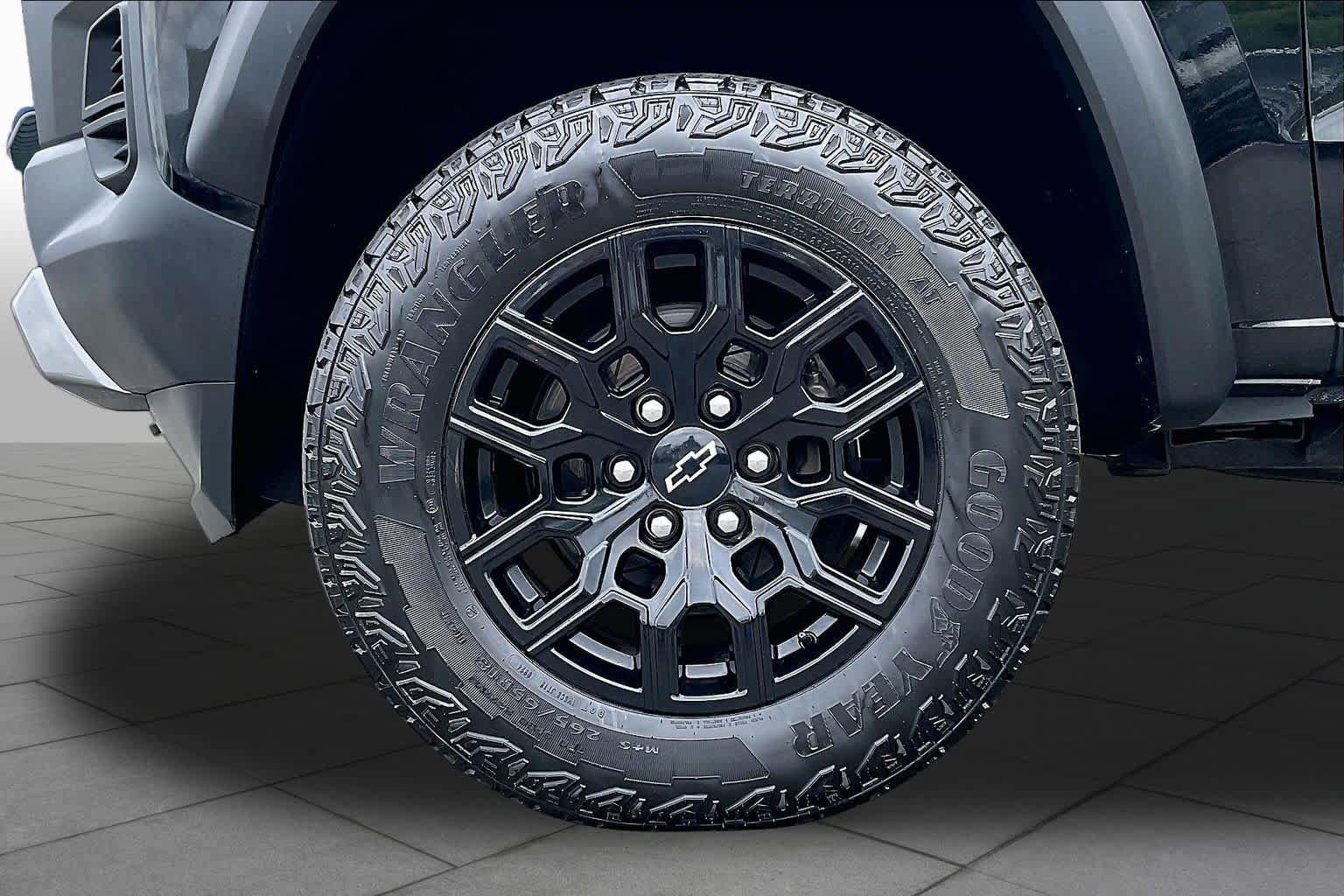 Used 2023 Chevrolet Colorado Trail Boss w/ Advanced Trailering Package AWD/4WD image 11