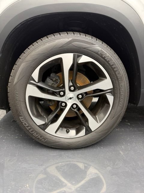 Used 2024 Chevrolet Trax RS FWD image 41