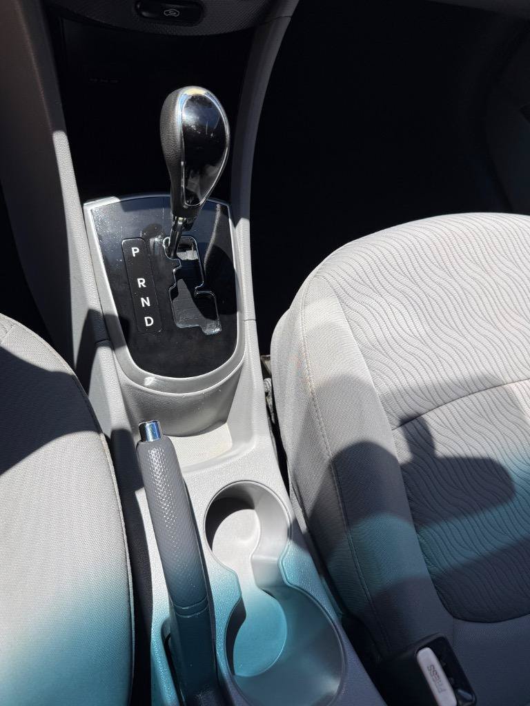 Used 2012 Hyundai Accent GLS w/ Premium Pkg 3 FWD image 14