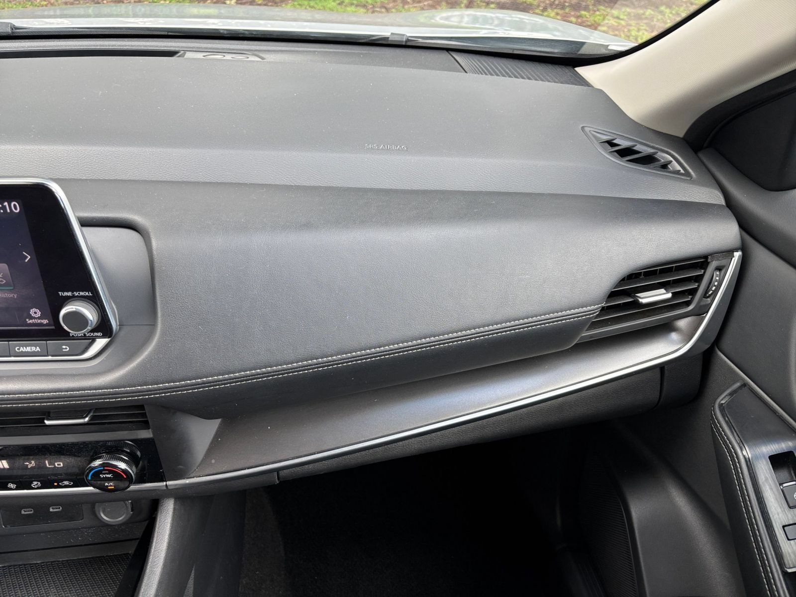 Used 2025 Nissan Rogue SV AWD/4WD image 35
