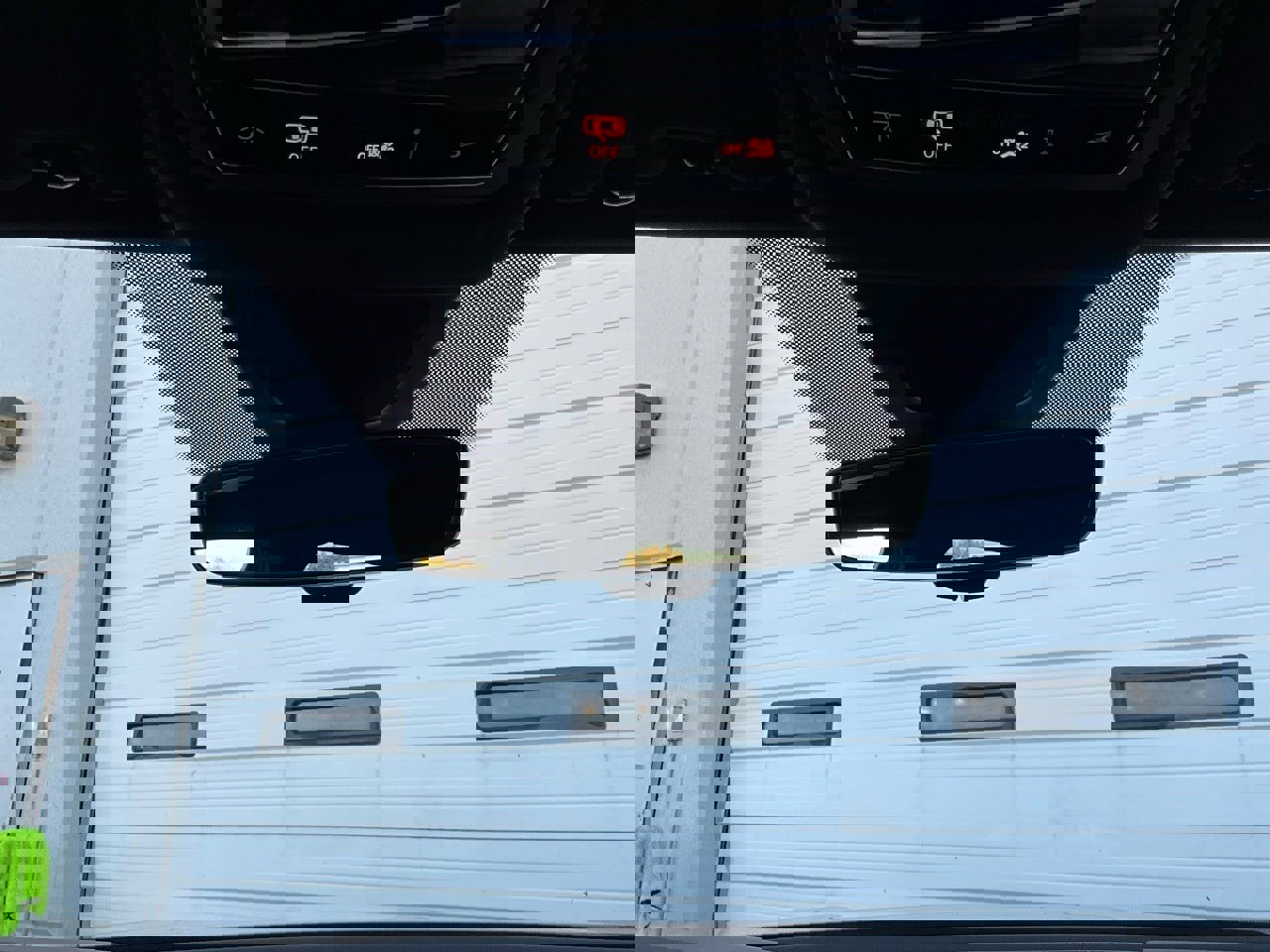 Used 2025 Volkswagen Atlas Cross Sport SE image 18