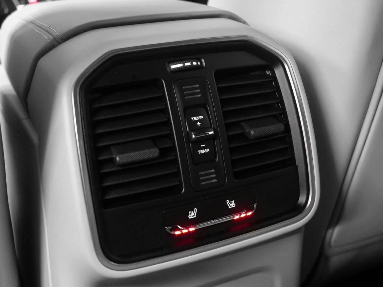 New 2025 Porsche Macan image 60