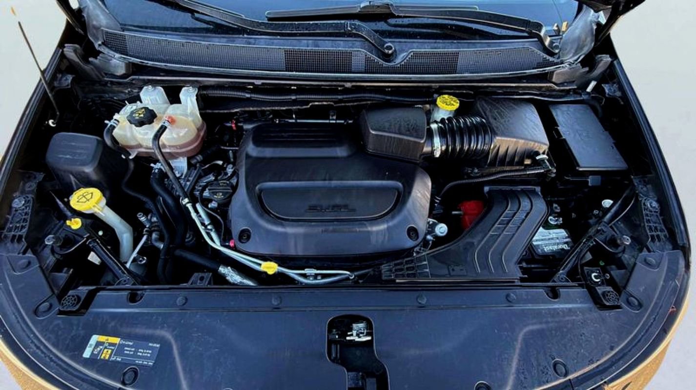 Used 2021 Chrysler Pacifica Touring-L image 22