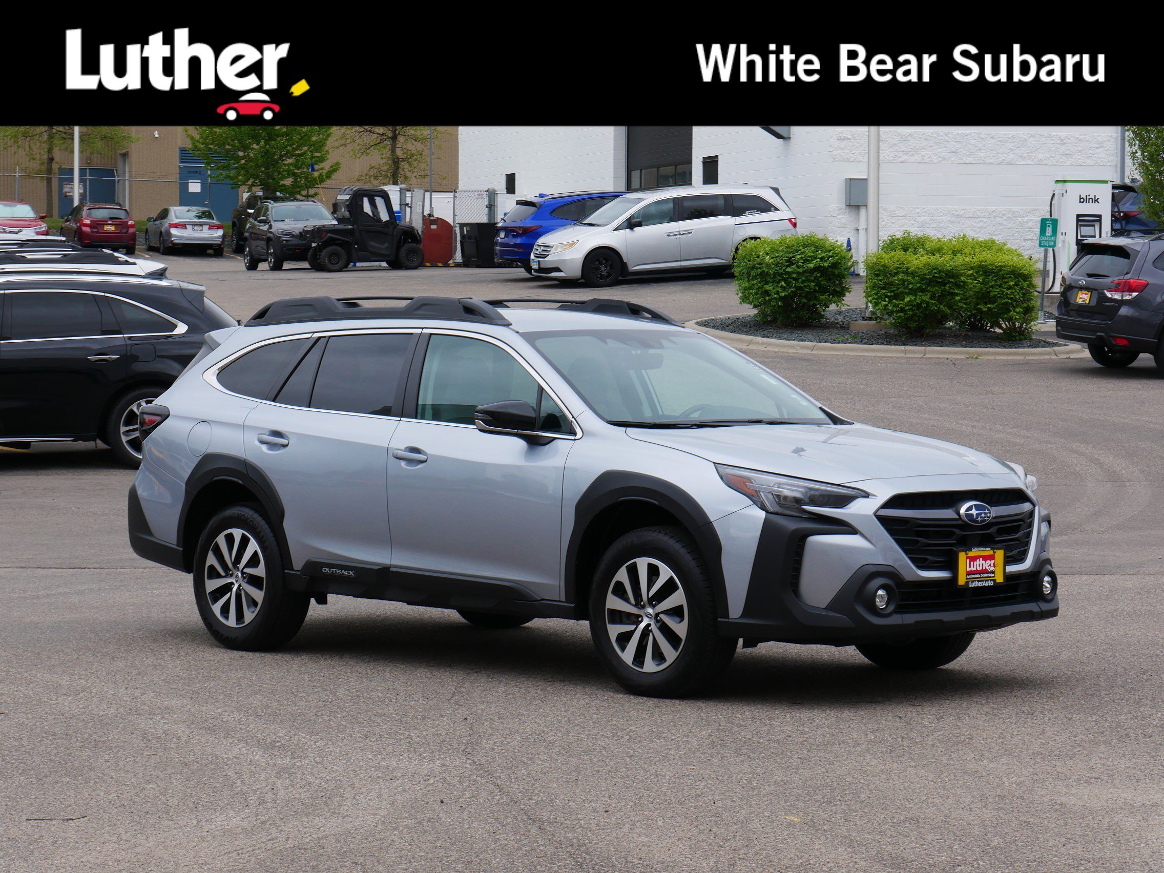Used 2024 Subaru Outback Premium AWD/4WD image 1