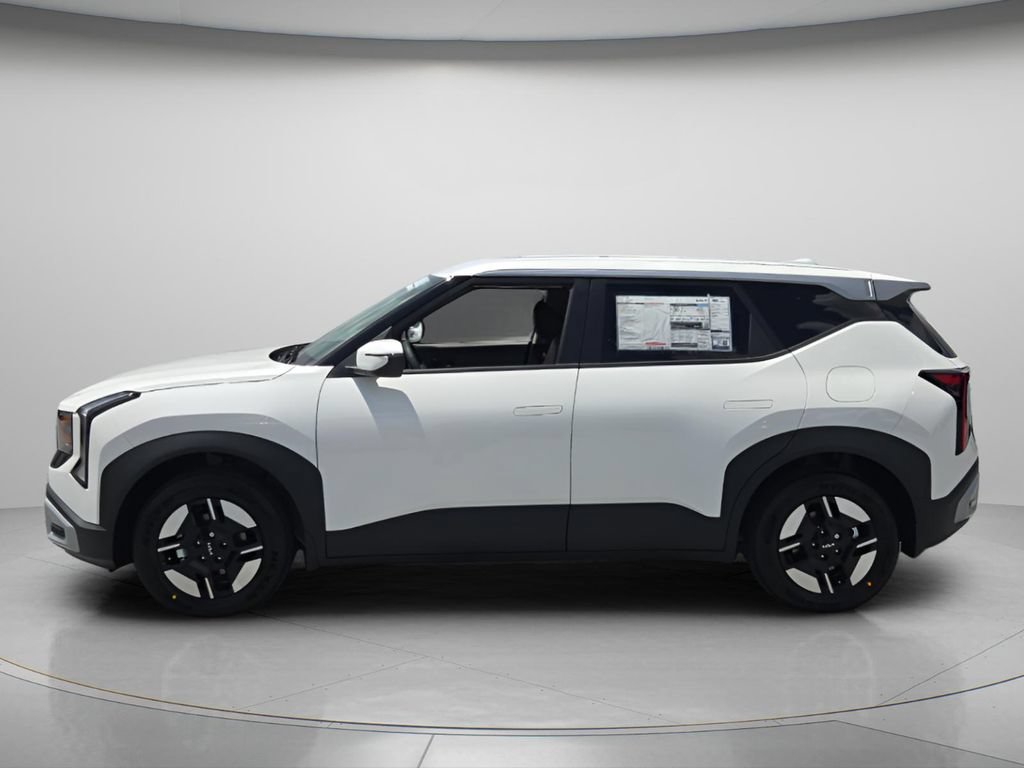 New 2027 Kia Seltos LX FWD image 2