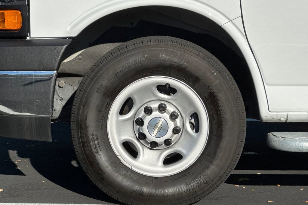Used 2024 Chevrolet Express 2500 w/ Driver Convenience Package image 15