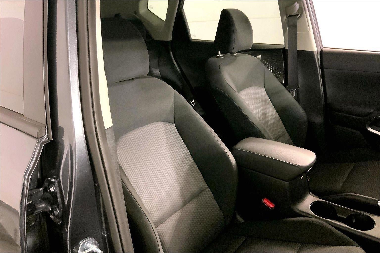 Certified 2025 Kia Soul LX FWD image 7