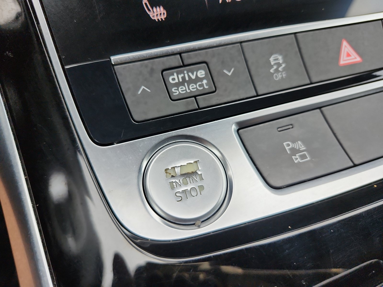 Used 2019 Audi Q8 Premium w/ Convenience Package AWD/4WD image 21