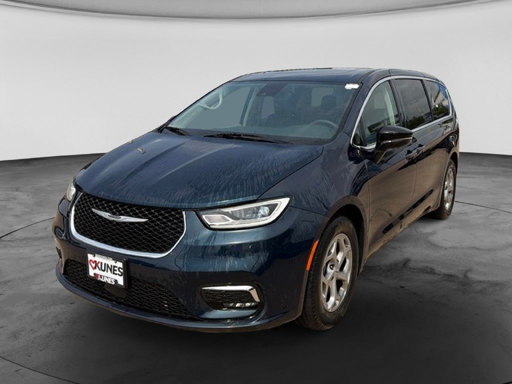 Used 2024 Chrysler Pacifica Limited FWD image 5