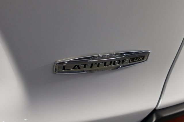 Used 2021 Jeep Cherokee Latitude Lux w/ Comfort/Convenience Group AWD/4WD image 44