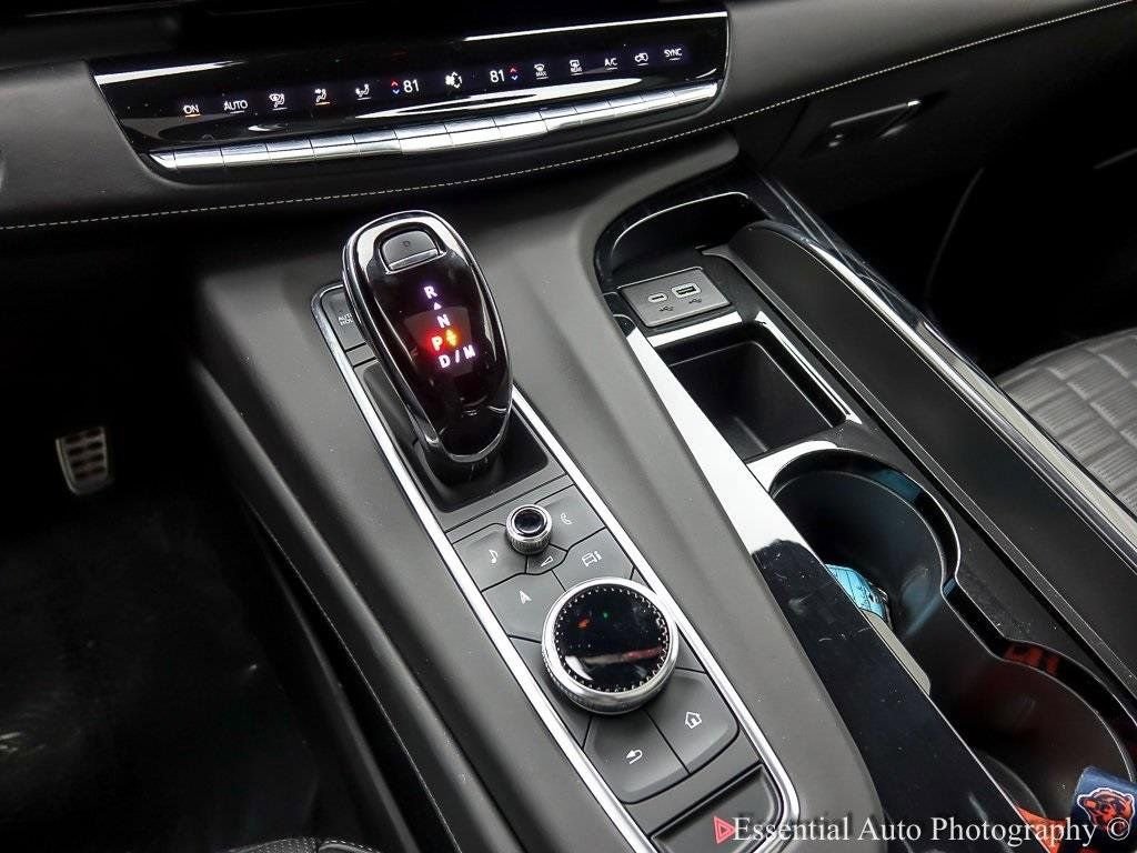 Used 2024 Cadillac Escalade V w/ LPO, ONYX Package image 22