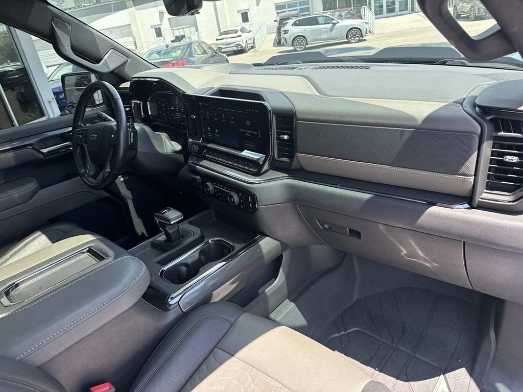 Used 2022 Chevrolet Silverado 1500 ZR2 w/ Technology Package image 13