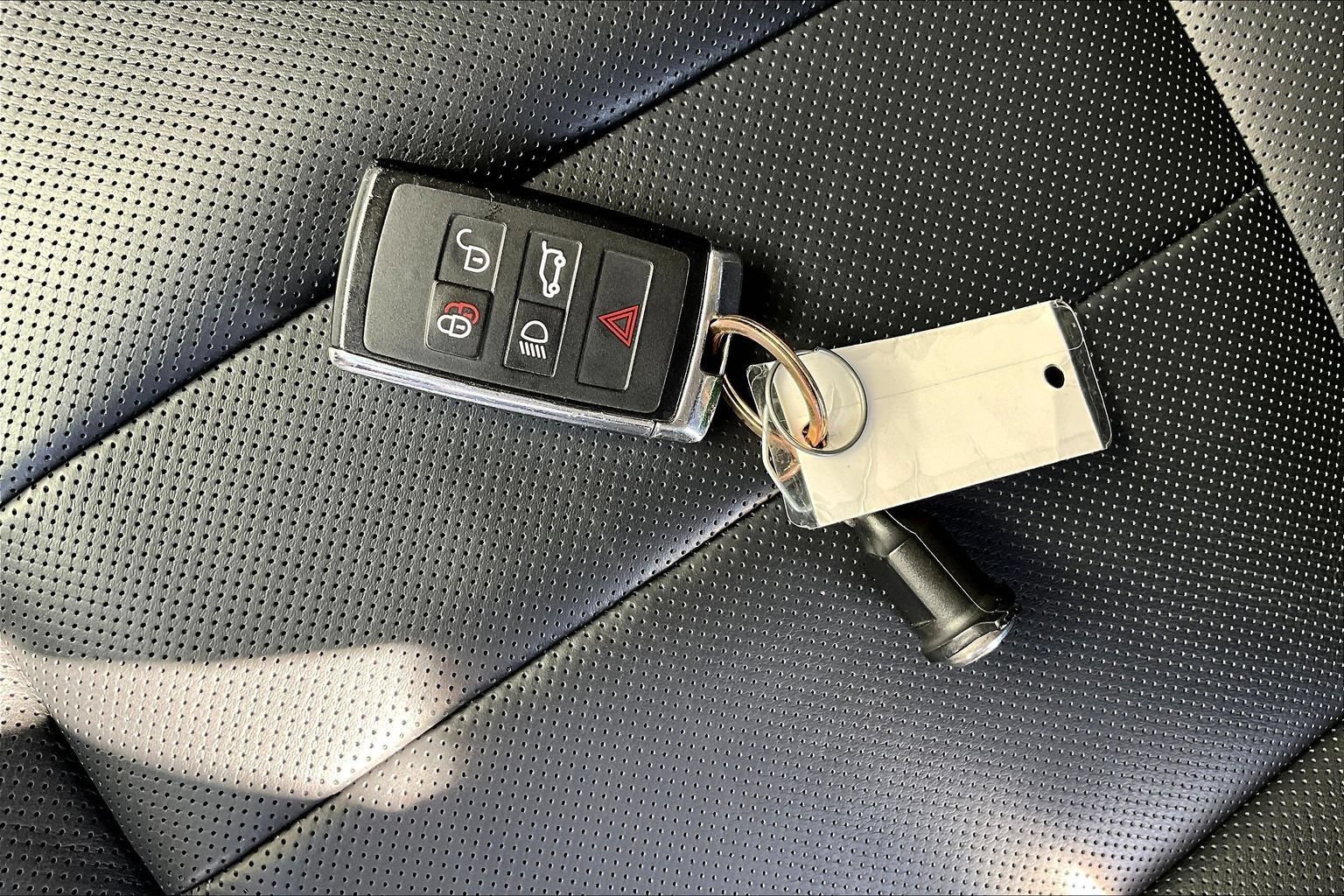 Certified 2023 Land Rover Range Rover SE AWD/4WD image 10