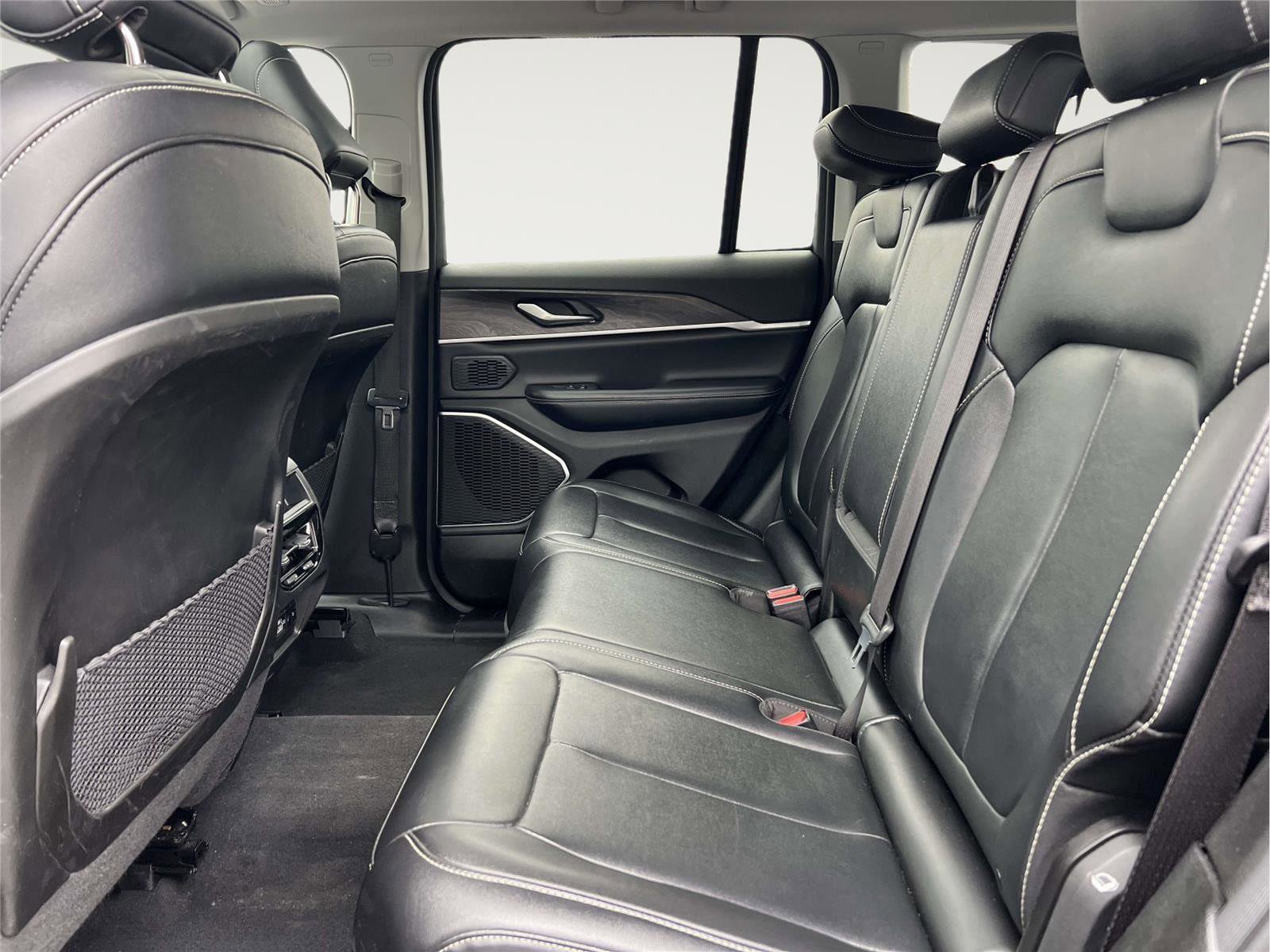 Used 2024 Jeep Grand Cherokee Limited 4xe image 13