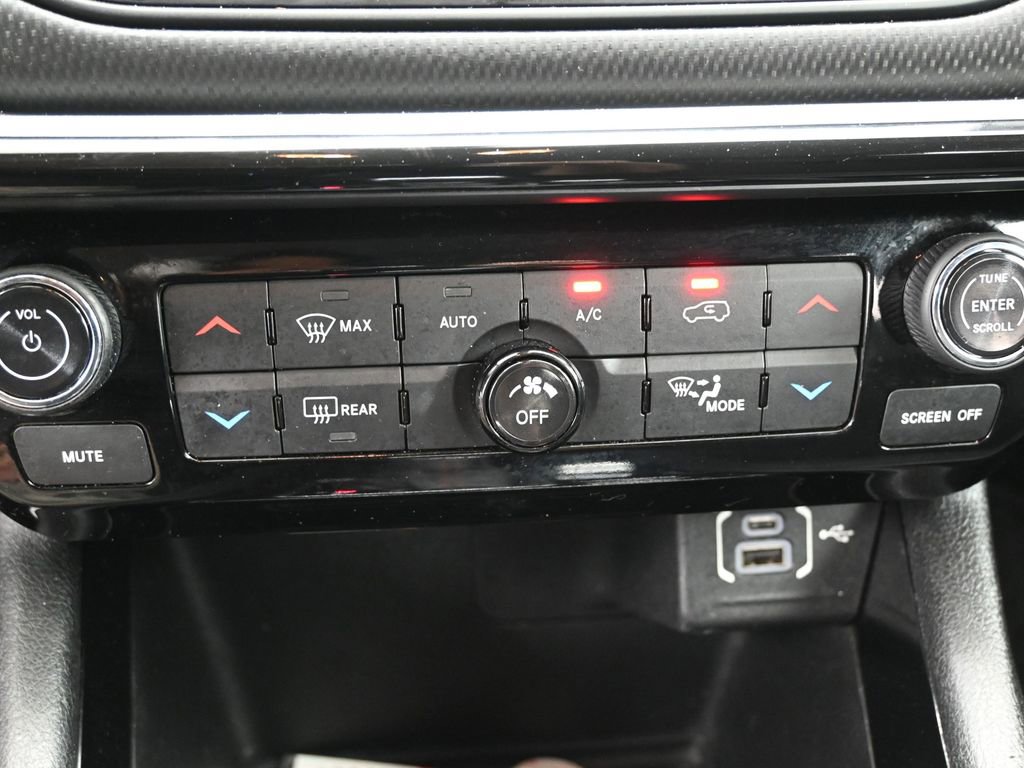 Used 2022 Jeep Compass Trailhawk image 35