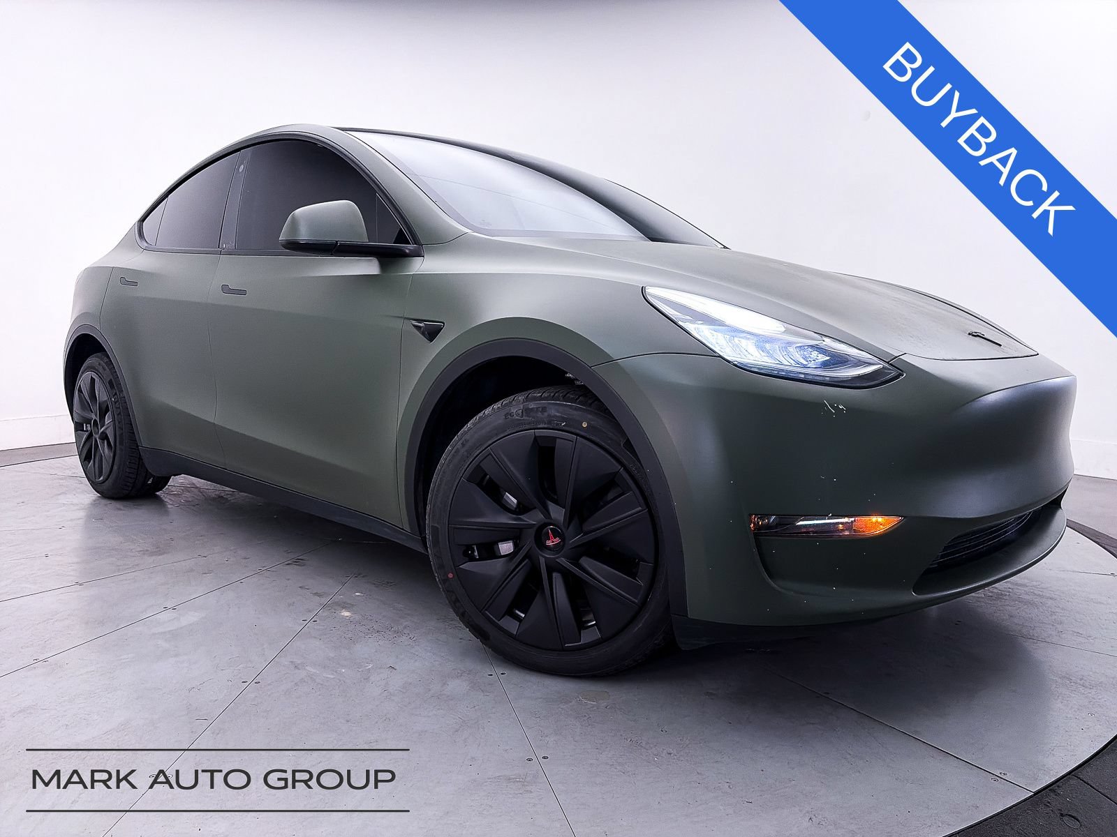 Used 2023 Tesla Model Y Long Range AWD/4WD image 1