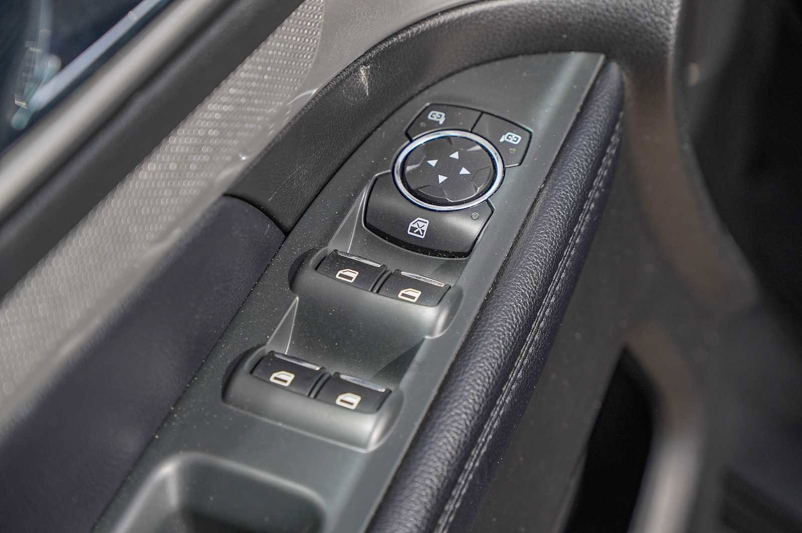 Used 2017 Ford Explorer XLT w/ Equipment Group 202A image 23