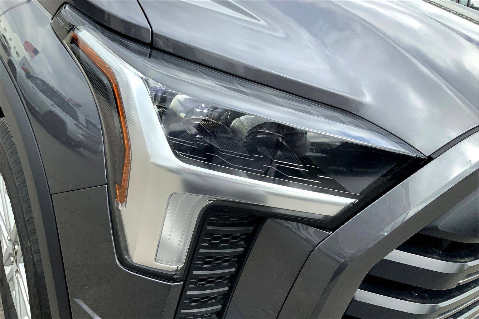 Used 2025 Toyota Tundra SR5 AWD/4WD image 26