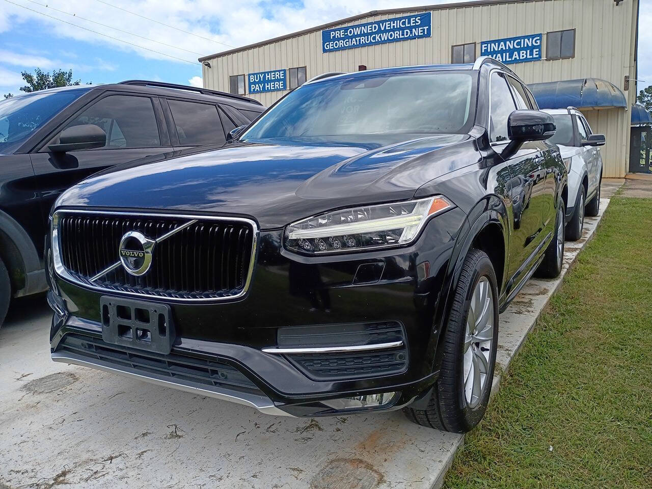 Used 2017 Volvo XC90 T6 Momentum w/ Vision Package
