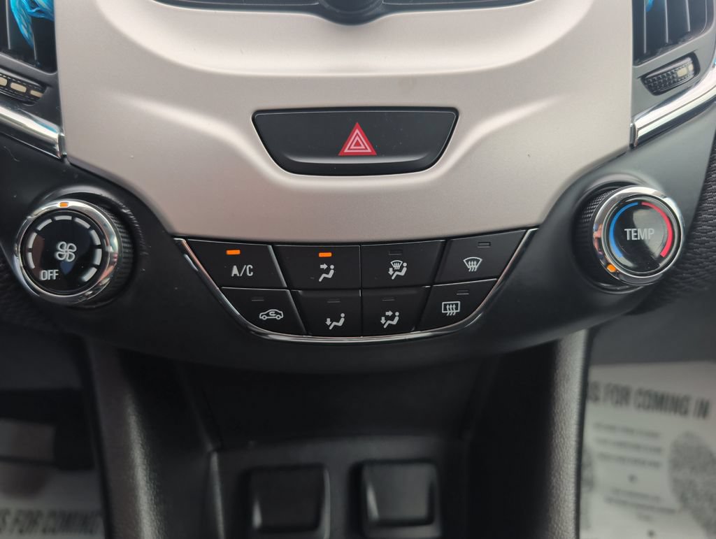 Used 2017 Chevrolet Cruze LS FWD image 15