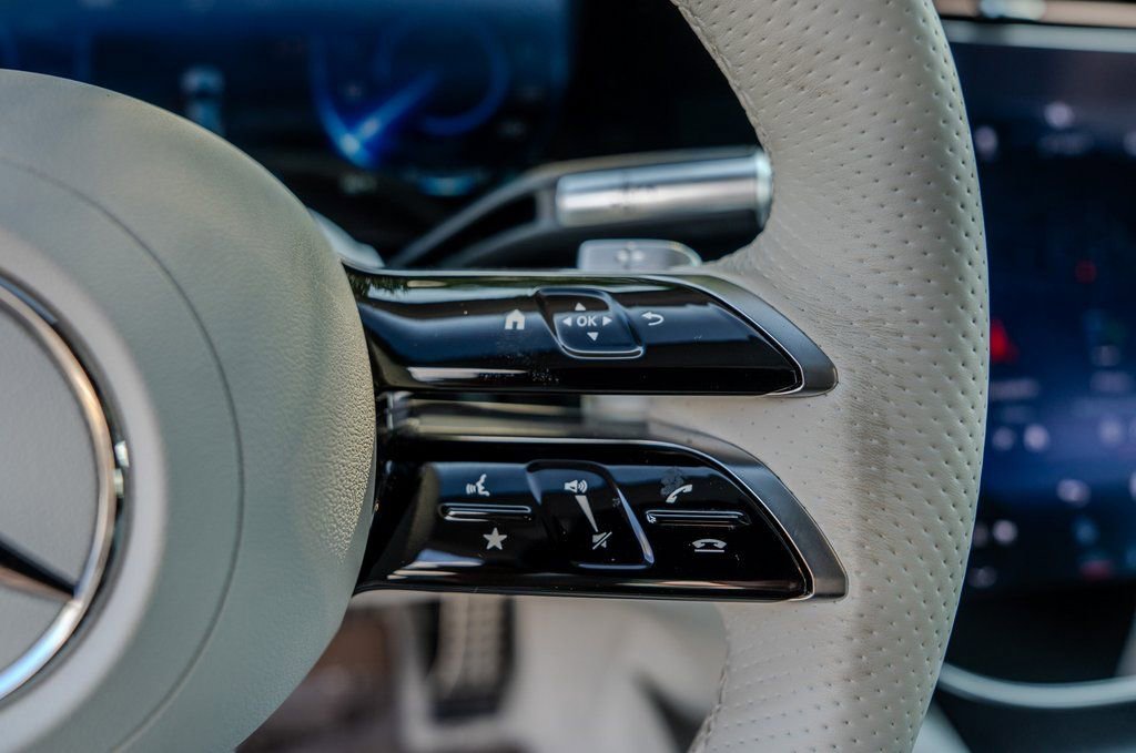 Used 2023 Mercedes-Benz EQS 580 4MATIC Sedan image 7