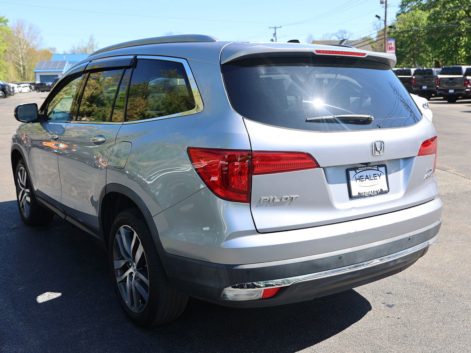Used 2017 Honda Pilot Elite image 5