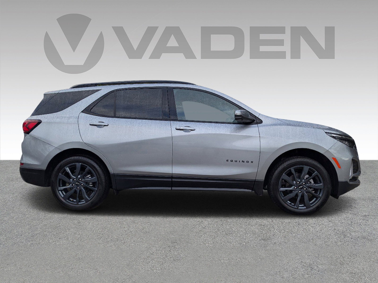 Used 2024 Chevrolet Equinox RS w/ RS Leather Package image 31