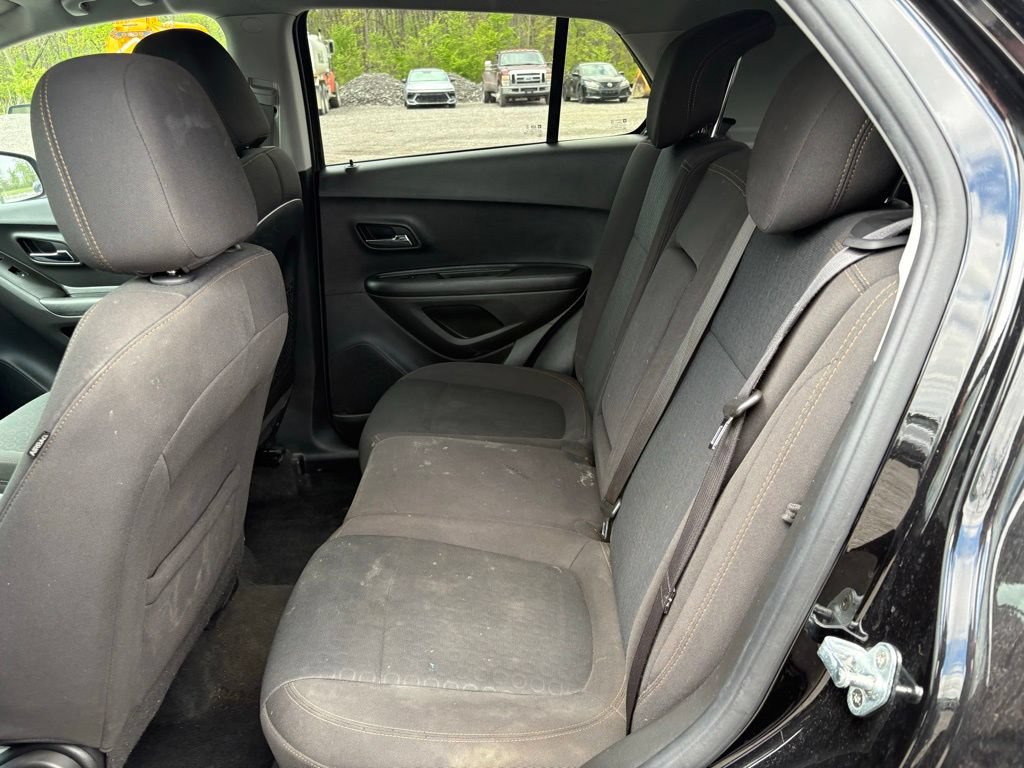 Used 2021 Chevrolet Trax LS w/ Tint and Cruise Package FWD image 11
