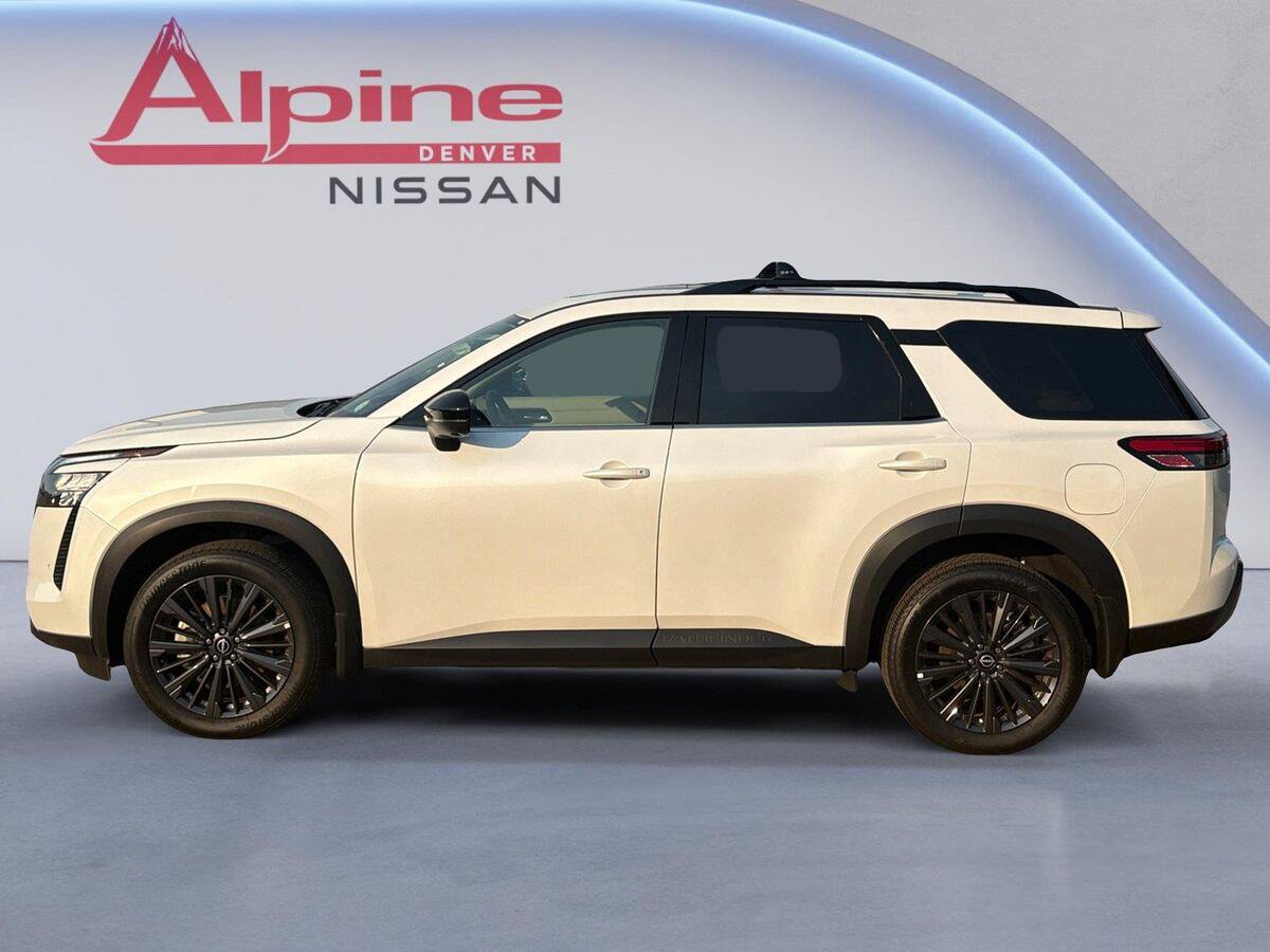 New 2026 Nissan Pathfinder SL w/ SL Premium Package AWD/4WD image 2