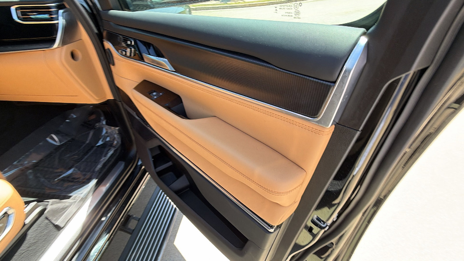 Used 2025 Jeep Grand Wagoneer Series III w/ Rear Seat Video Group 1 AWD/4WD image 19